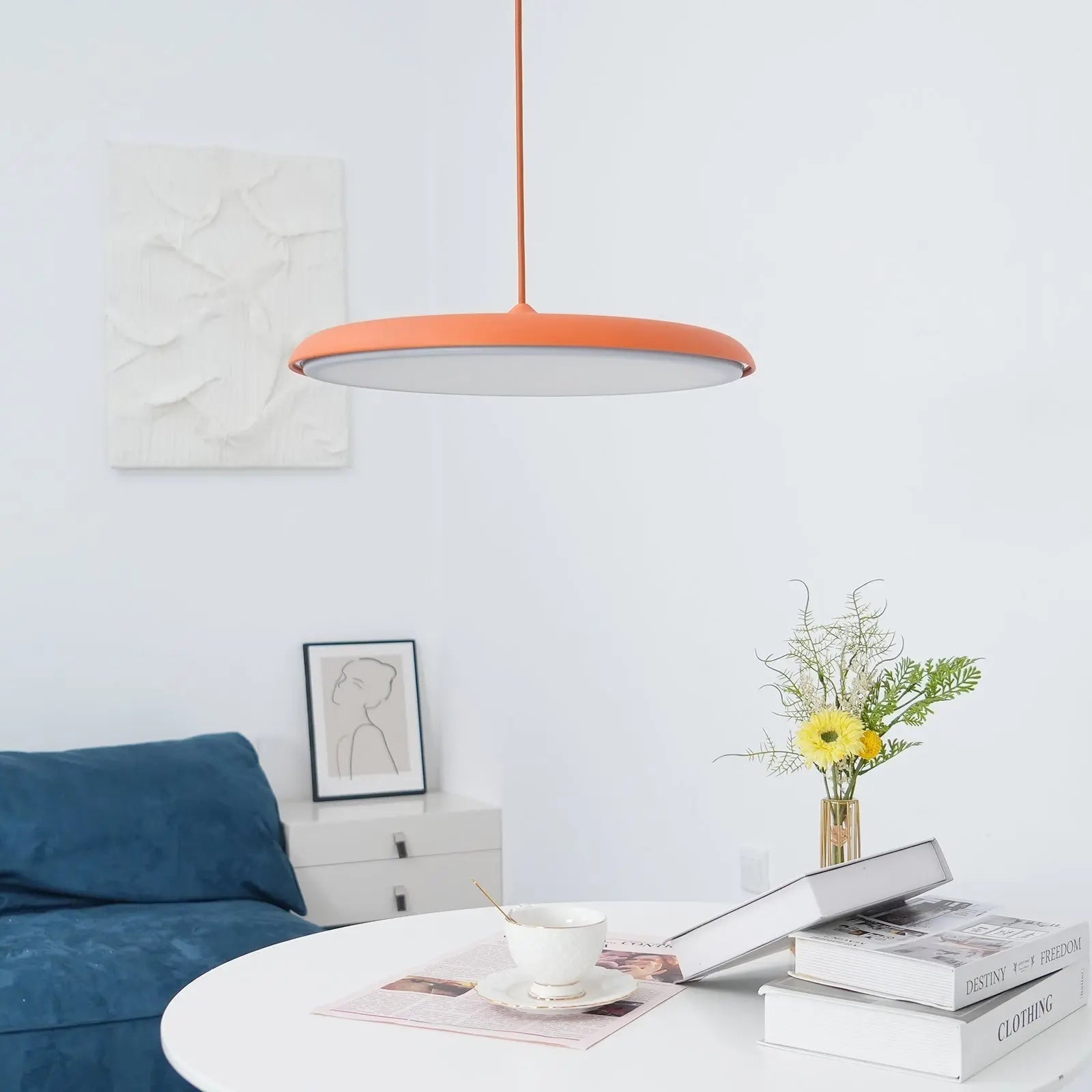 LuxeLight - Stilren Pendellampe for Hjemmekos Motelys