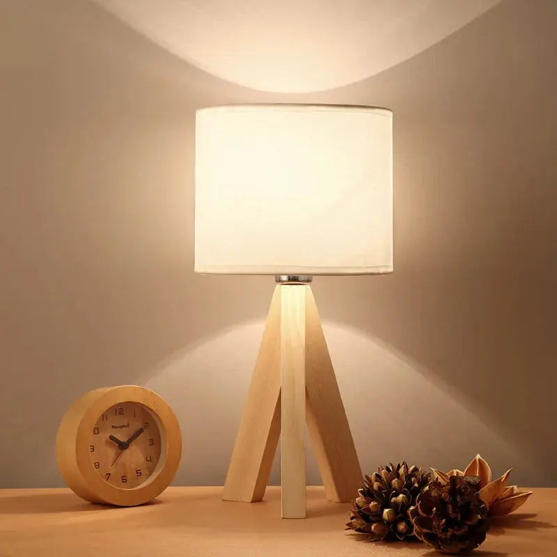 WoodLight - Moderne Bordlampe i Tre for Hjemmet Motelys