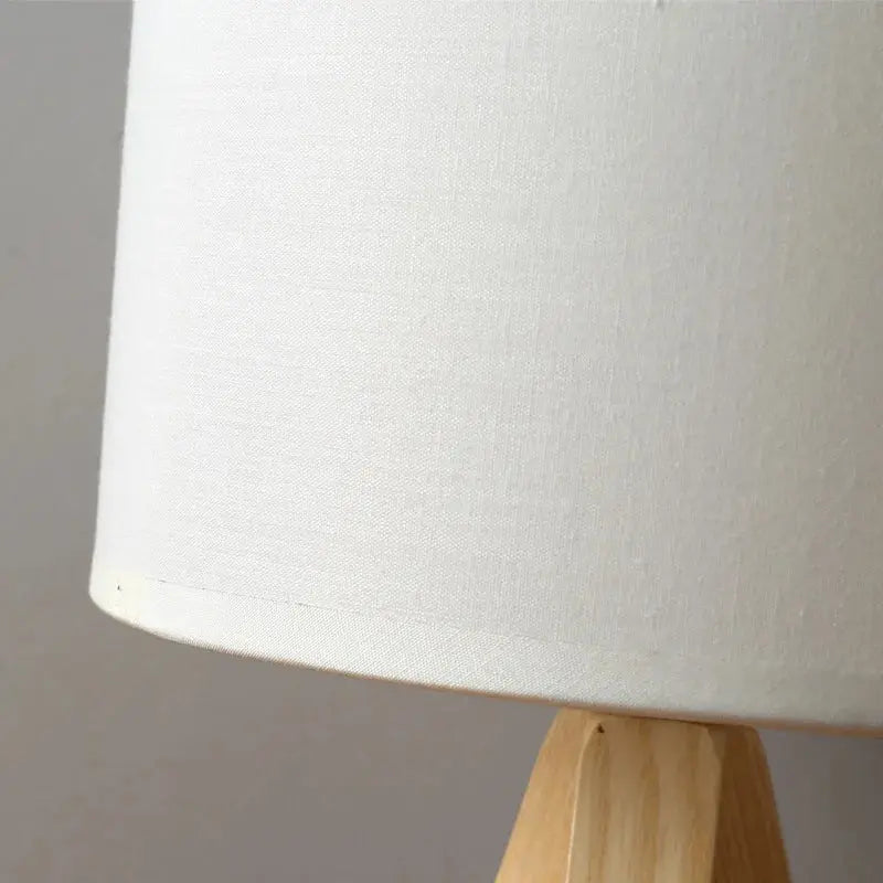 WoodLight - Moderne Bordlampe i Tre for Hjemmet Motelys