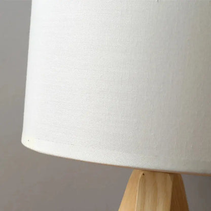 WoodLight - Moderne Bordlampe i Tre for Hjemmet Motelys