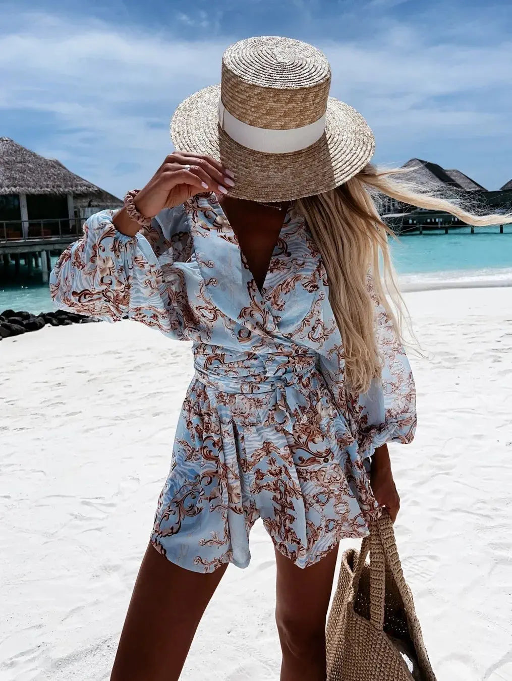 VibeTrend - Sommerlig Jumpsuit Med Dyp V-Hals For Enkslende Stiler Motelys