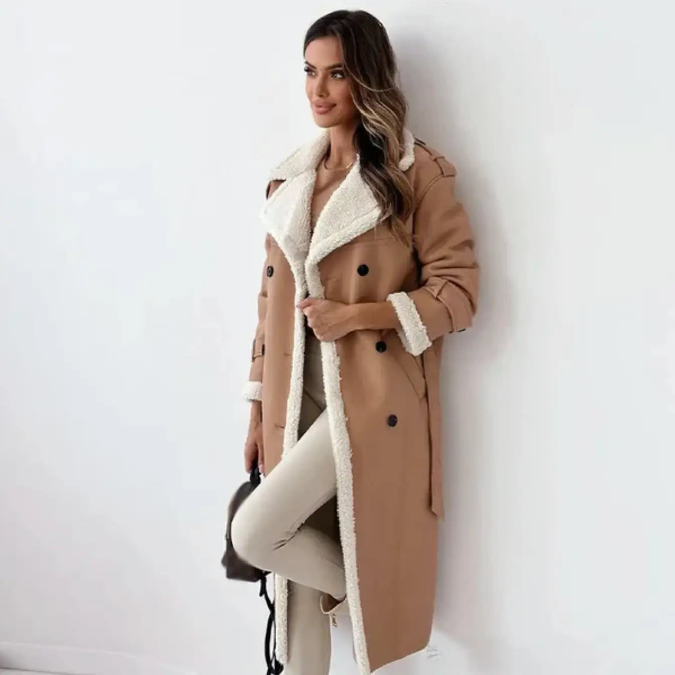 FurElegance - Lang Pelsfrakk for En Glamorøs Look Motelys