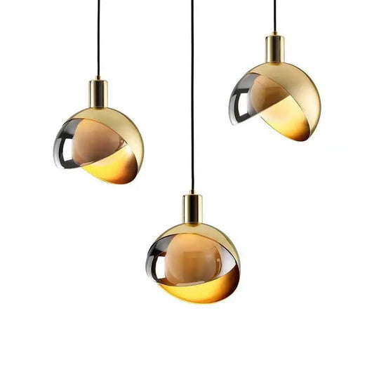 LuxeGlow - Fantastisk Pendellampe i Gullglass for Elegant Belysning Motelys