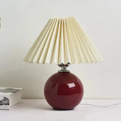 PlisseLuxe - Elegant Bordlampe med Plisseringer for Ditt Hjem Motelys