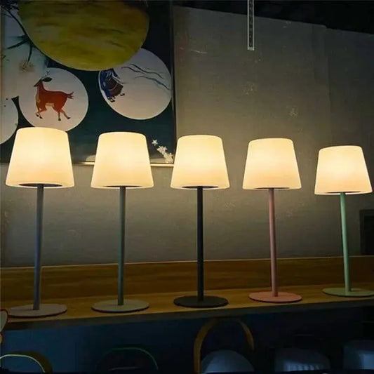LuxeBeam - Elegant LED-ledningsfri Bordlampe for Hjemmet Ditt Motelys