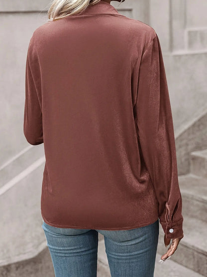 StyleVibe - Elegant Bluse med Doble Lommer for allsidig Bruk Motelys