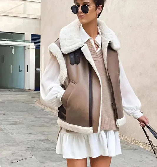 FashionWave - Stilfull Ærmeløs Læderjakke i Imiteret Pels for Unike Utseender Motelys