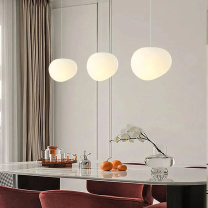 LunaGlow - Stilig Hvit Pebble Pendellampe for Unike Rom Motelys