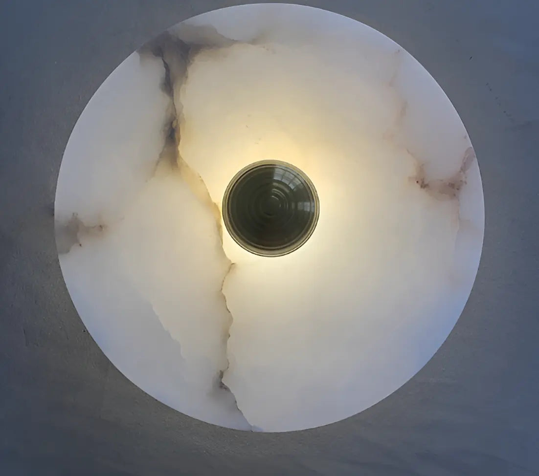 LumaSphere - Elegant Oval Lampe i Alabast for Stilfull Belysning Motelys