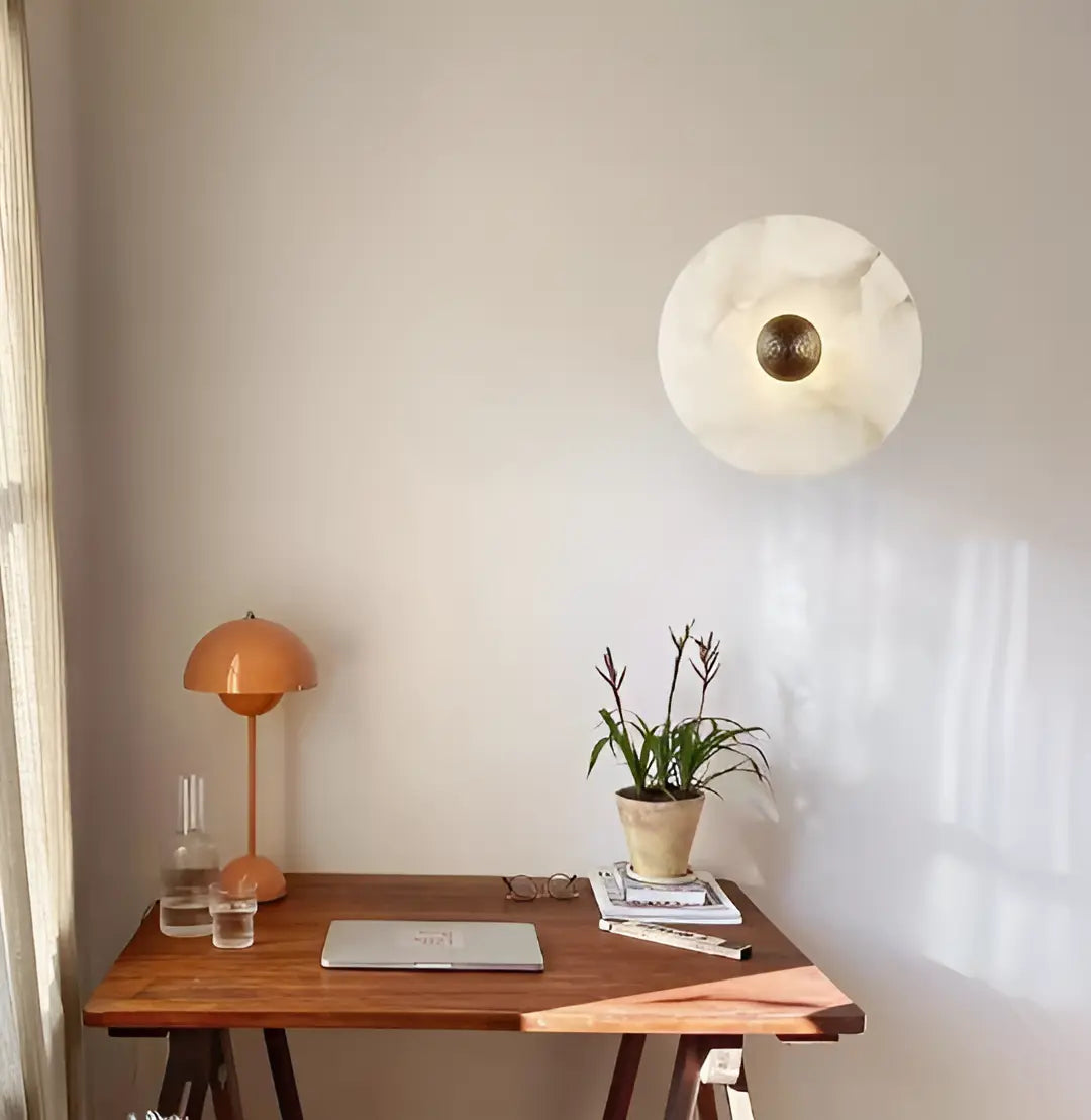 LumaSphere - Elegant Oval Lampe i Alabast for Stilfull Belysning Motelys