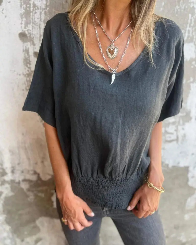 LinenChic - T-skjorte i Lin med V-hals for Kvinner i Stil Motelys