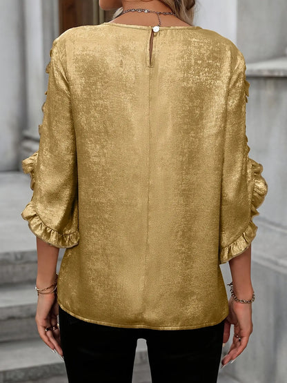 ChicGlimmer - Elegant Halvermet Bluse med Volanger i Gull Motelys