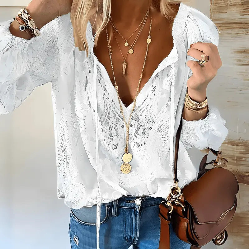 KnitChic - Heklet Bluse for Kvinner i Unik Stil Motelys