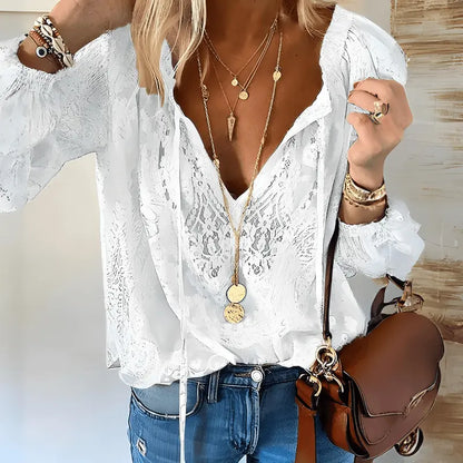 KnitChic - Heklet Bluse for Kvinner i Unik Stil Motelys
