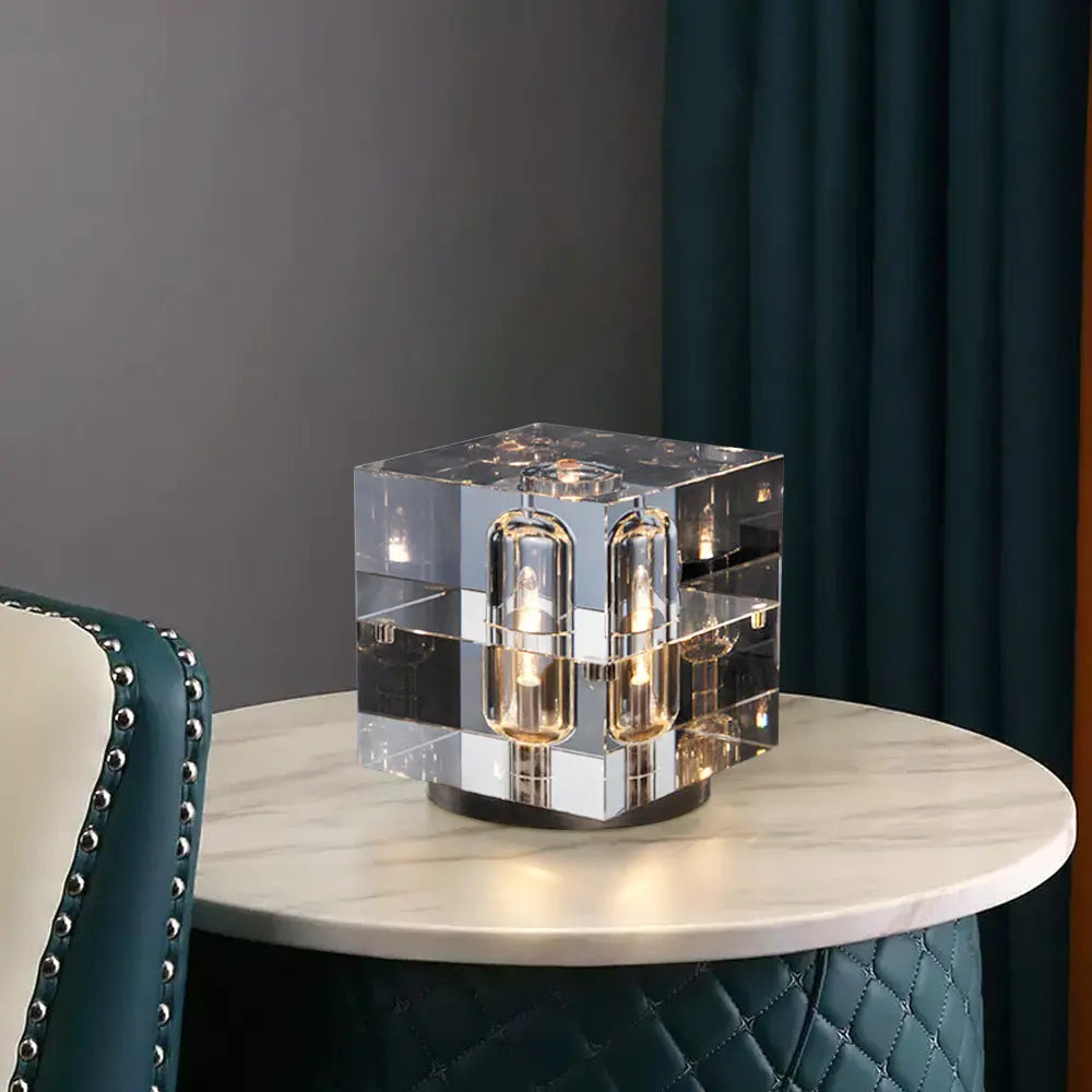 CrystalLight - Stilig LED Crystal Cube Bordlampe for Elegant Belysning Motelys