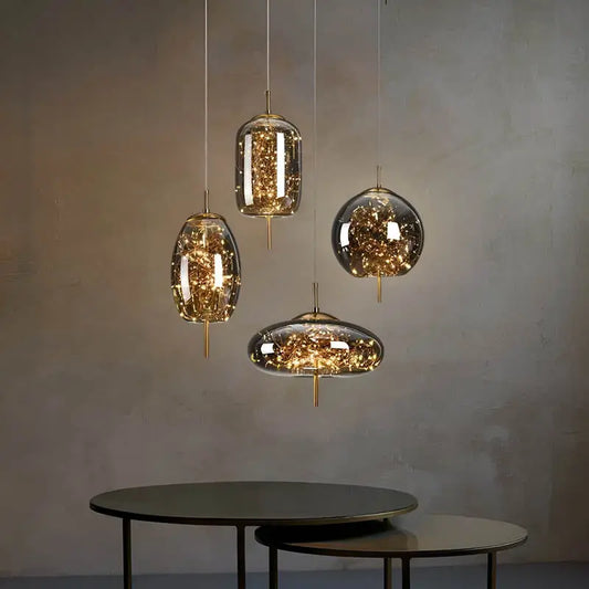 GlassArtistry - Unik Pendellampe i Brunt Glass for Stilig Belysning Motelys
