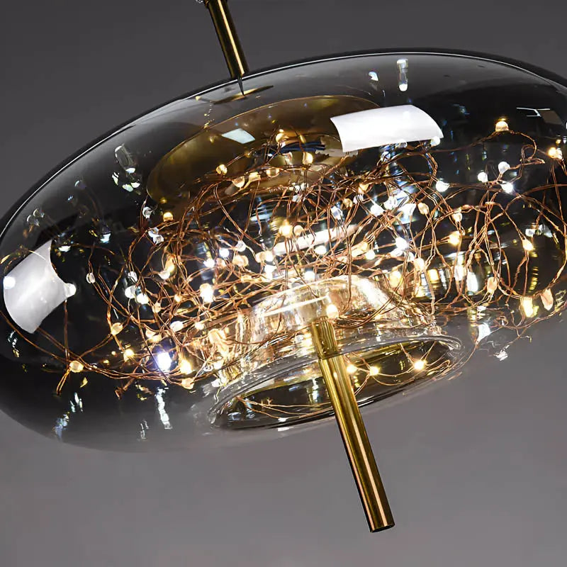 GlassArtistry - Unik Pendellampe i Brunt Glass for Stilig Belysning Motelys