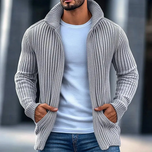 TrendKnits - Strikket Cardigan med Striper for Stilbevisste Motelys