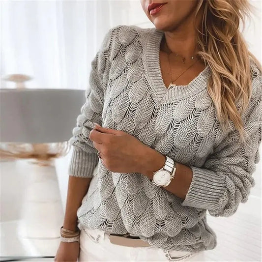 KnitStyle - Heklet Genser med V-Hals for Unik Eleganse Motelys