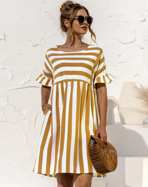 FashionWave - Sjarmerende Stripete Kjole for Varme Dager Motelys