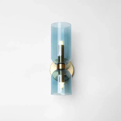 LumoSphere - Stilren Vegglampe med Dobbelt Glasshode for Eleganse Motelys