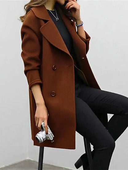 Melissa – Ikonisk ulltrenchcoat med moderne sofistikasjon Motelys