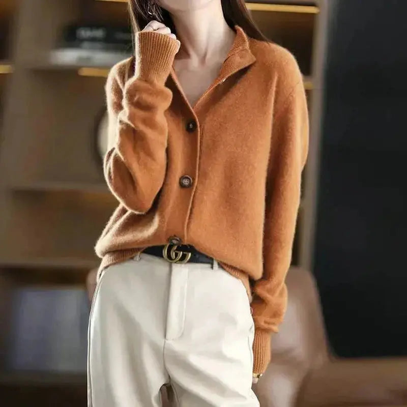 Seraphina – Luksuriøs Cashmere-Cardigan for Tidløs Eleganse Motelys