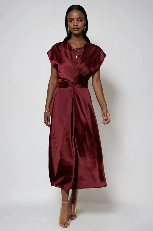 SilkStyle - Satengkjole på Tvers for Elegante Anledninger Motelys