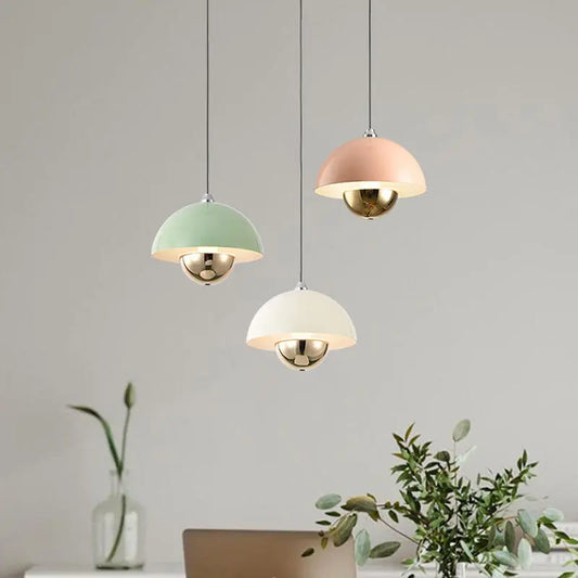 LumoSphere - Stilig Pendellampe i Pod-Form for Unike Interiørstiler Motelys